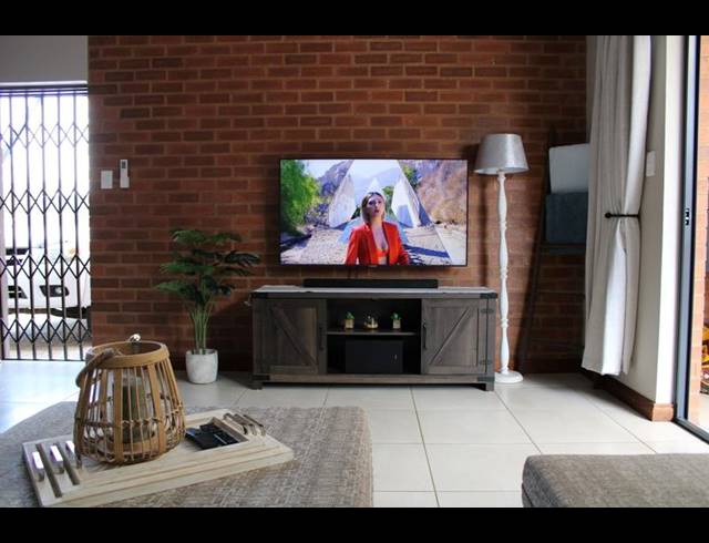 3 BEDROOM TOWNHOUSE FOR SALE IN MONTANA